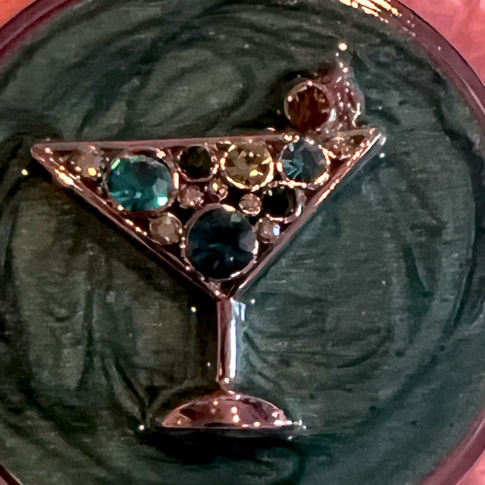 Round Decorative Pill Case/Box - Picture 3 of 8